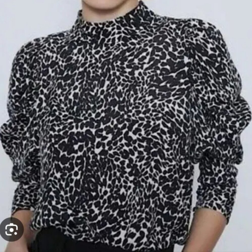 Zara Animal Print Long Sleeve Lightweight Black and White Women's Top Size XL